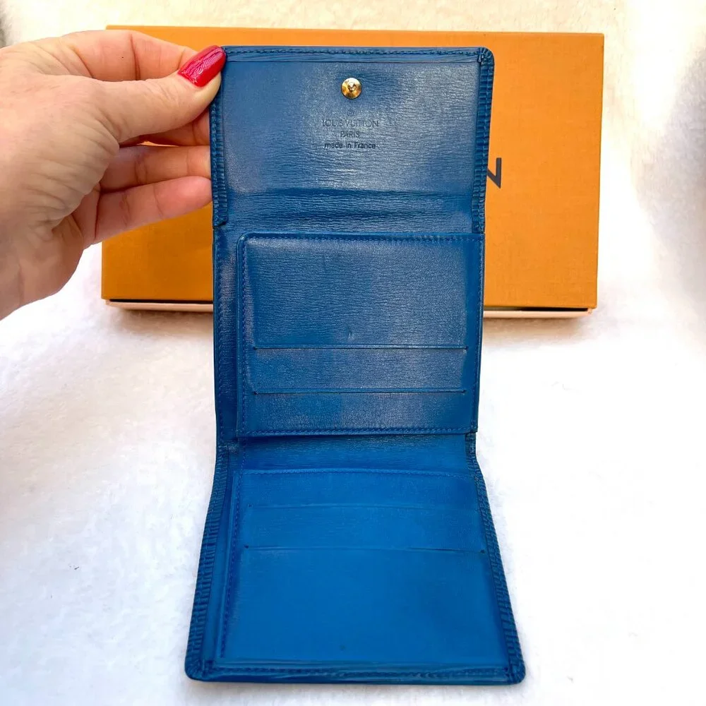 Auc Louis Vuitton blue Epi leather classic wallet w double button snap closure